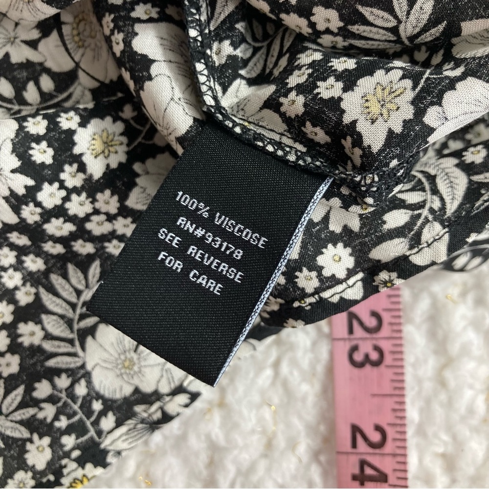 🌸✨ Premise Floral Blouse – NWT Beauty! - Picture 10 of 11
